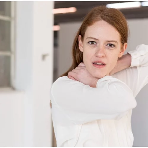 Σοφία Κόκκαλη: «Η κοινωνία όλο και πιο υστερική, πιεστική, μας μπερδεύει, μας κουράζει, μας κλείνει»